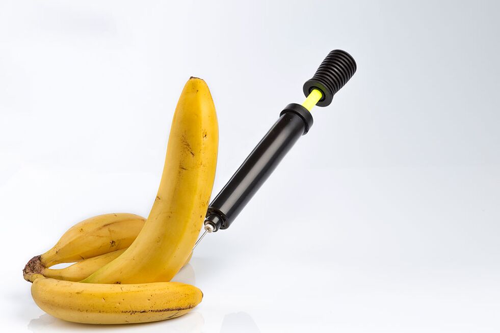 banánová injekcia simuluje injekciu na zväčšenie penisu